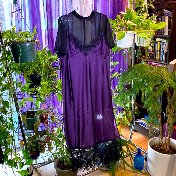 Modcloth Dresses & Skirts - Aubergine and Black slip dress with eyelash lace accents. Size 16.